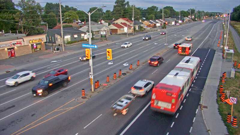 Traffic camera image at 2025-08-25 00:05:23