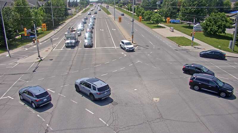 Traffic camera image at 2025-06-30 18:05:20