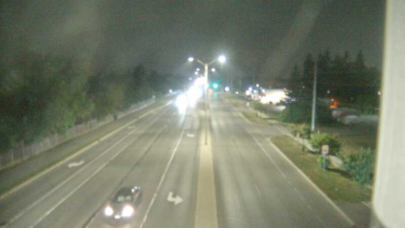 Traffic camera image at 2025-08-04 02:05:17