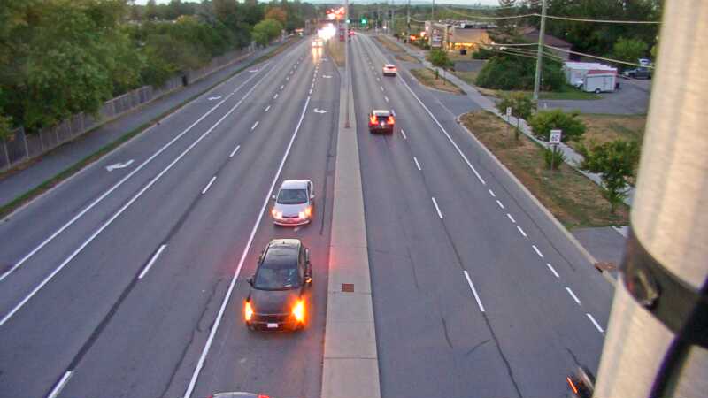 Traffic camera image at 2025-08-25 00:05:23