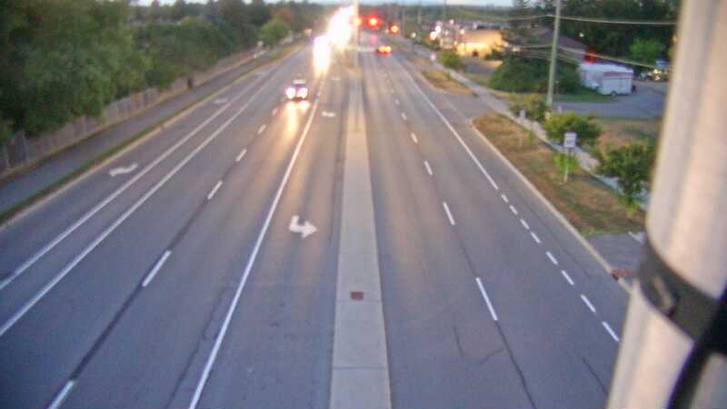 Traffic camera image at 2025-08-25 00:15:20