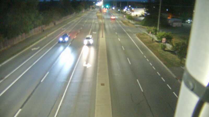 Traffic camera image at 2025-08-25 00:40:17