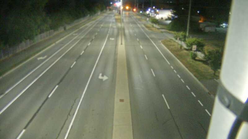 Traffic camera image at 2025-08-25 04:15:22