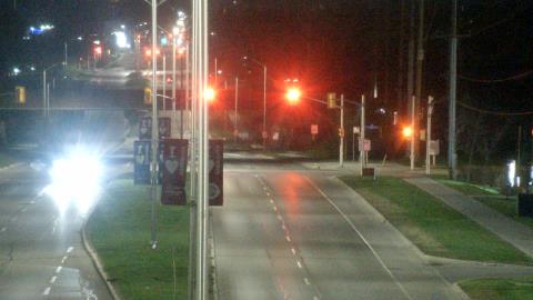 Traffic camera image at 2025-05-09 06:00:15