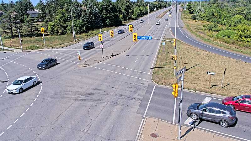Traffic camera image at 2025-08-31 17:20:27