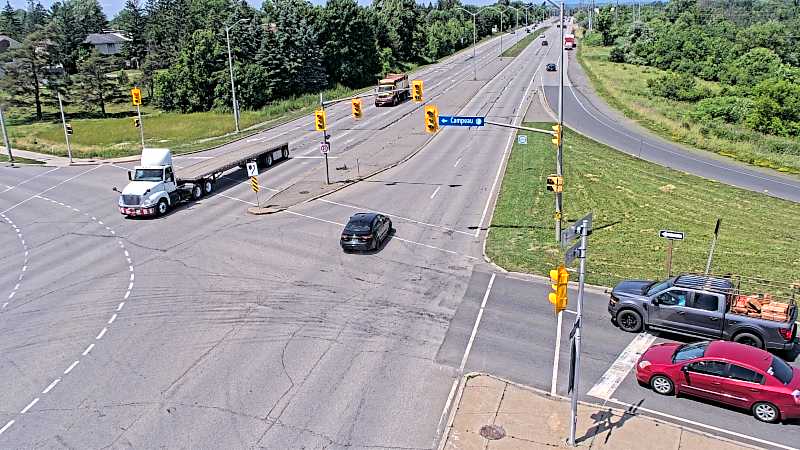 Traffic camera image at 2025-06-30 17:40:19