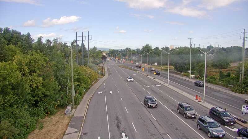 Traffic camera image at 2025-08-24 14:35:06