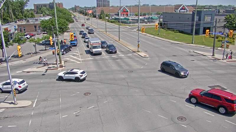 Traffic camera image at 2025-06-30 17:05:11