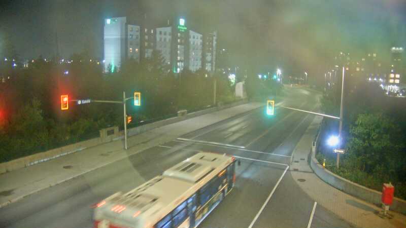 Traffic camera image at 2025-08-04 01:40:17