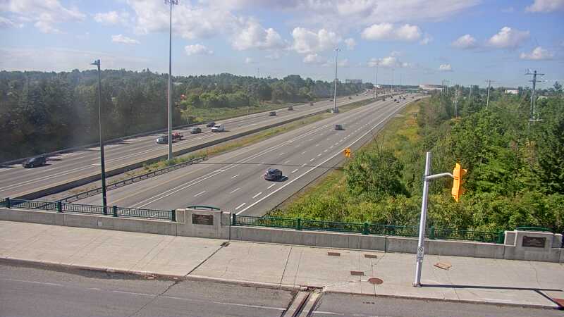 Traffic camera image at 2025-08-24 14:35:21