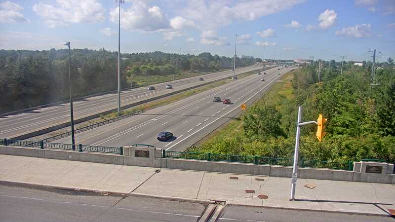 Traffic camera image at 2025-08-24 14:40:23