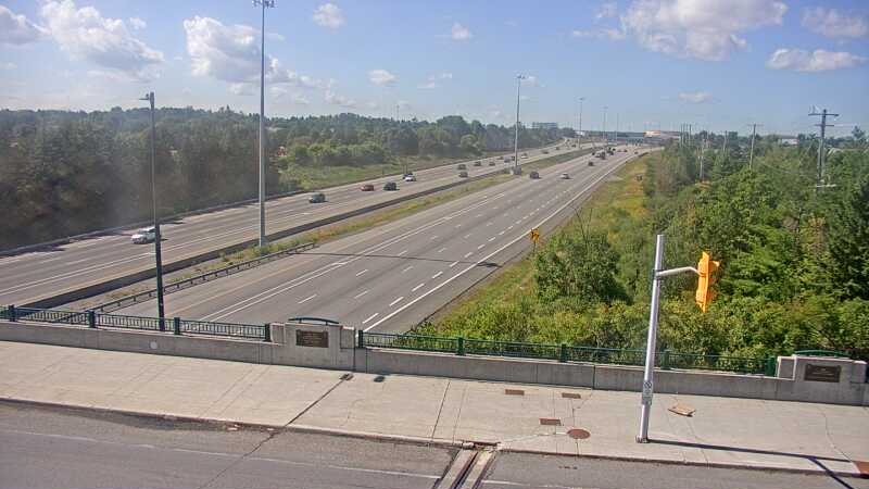 Traffic camera image at 2025-08-24 15:05:17