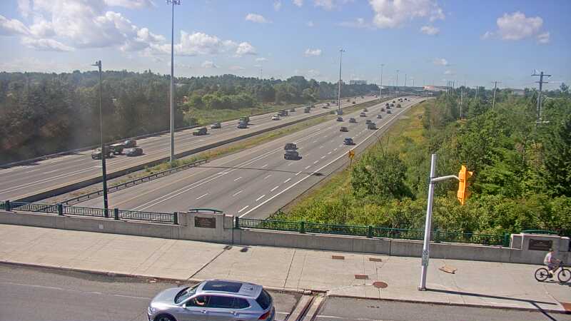 Traffic camera image at 2025-08-24 15:10:21
