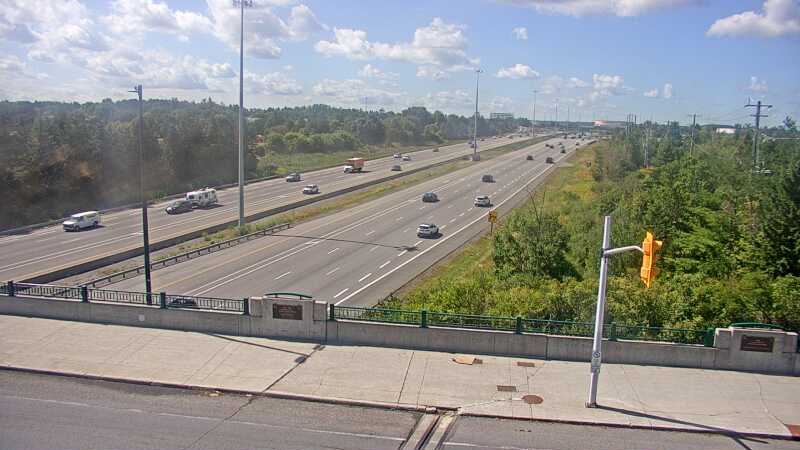 Traffic camera image at 2025-08-24 15:40:20