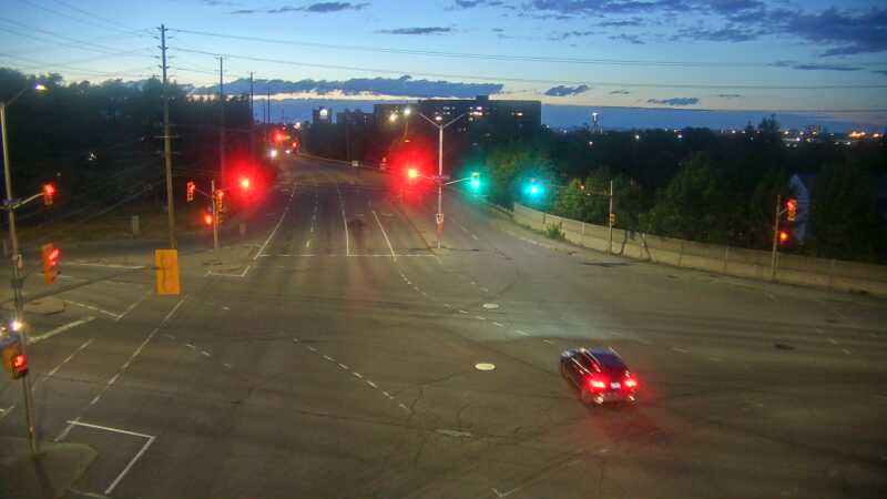 Traffic camera image at 2025-08-25 00:25:24