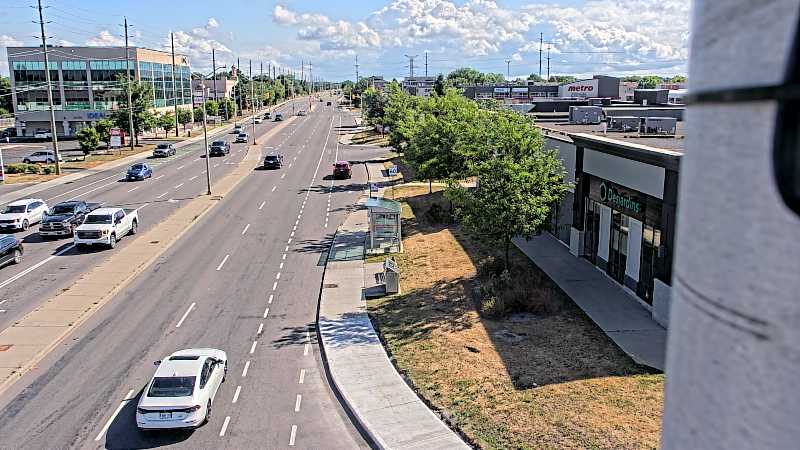 Traffic camera image at 2025-08-24 14:40:23