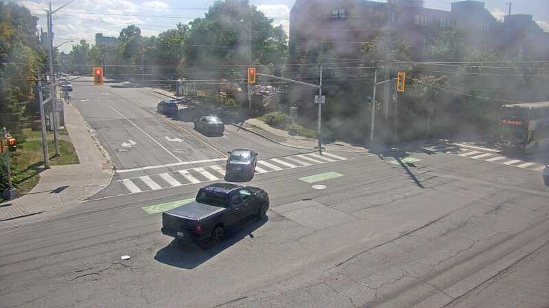 Traffic camera image at 2025-09-14 17:25:21