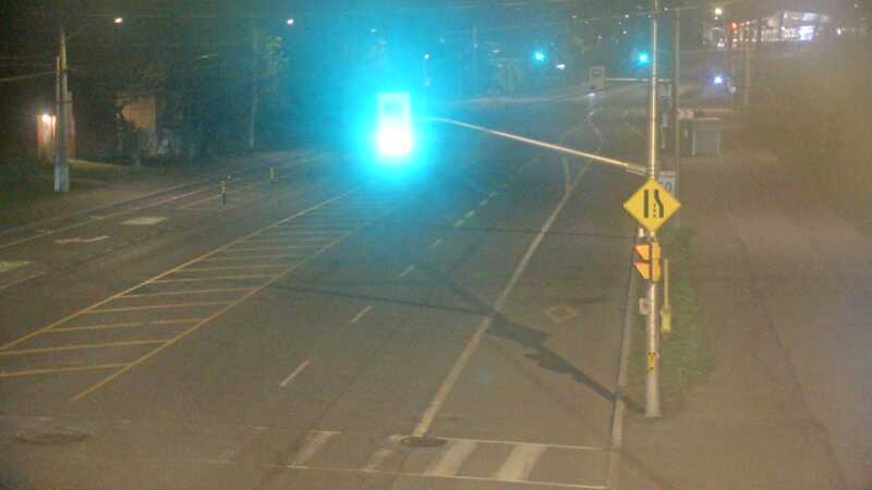 Traffic camera image at 2025-05-09 06:20:20