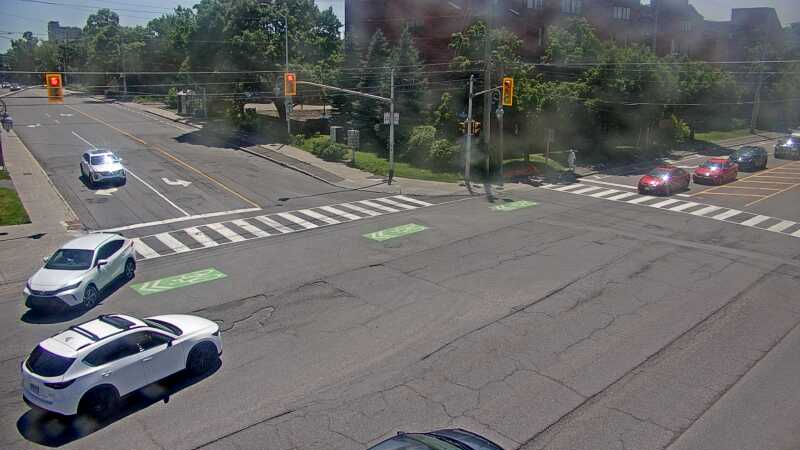 Traffic camera image at 2025-06-30 17:30:32