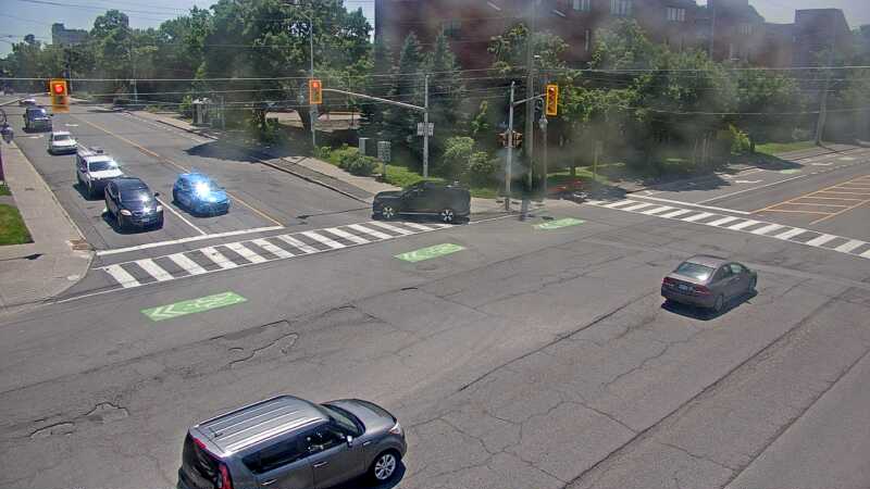 Traffic camera image at 2025-06-30 17:40:19