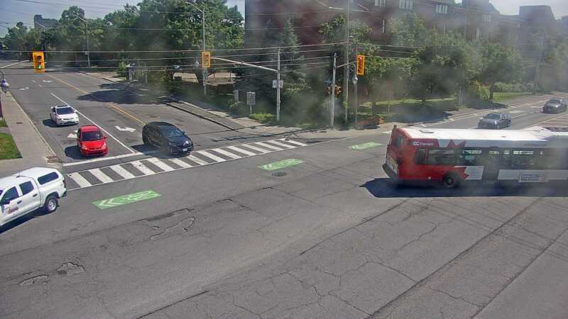 Traffic camera image at 2025-06-30 19:40:29