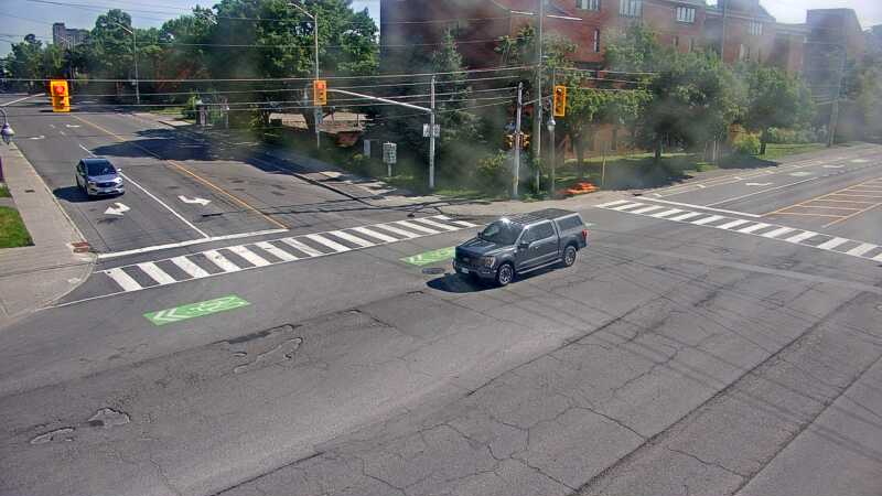 Traffic camera image at 2025-06-30 20:15:22