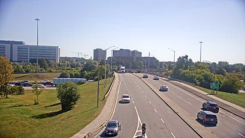 Traffic camera image at 2025-09-15 18:35:25