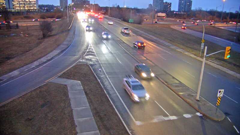 Traffic camera image at 2025-03-25 10:40:19