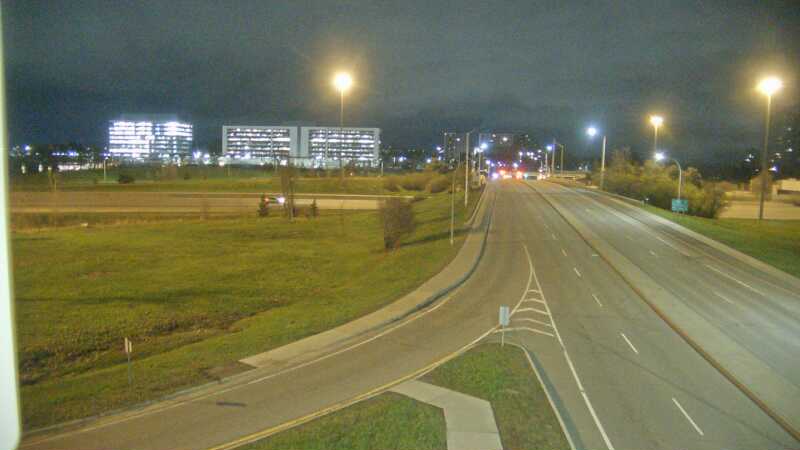 Traffic camera image at 2025-05-09 08:20:15