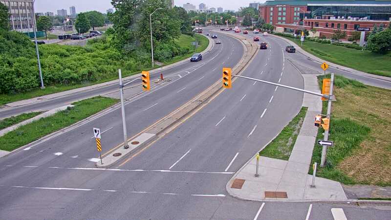 Traffic camera image at 2025-06-09 10:05:51