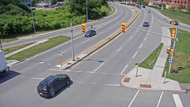 Traffic camera image at 2025-06-30 18:05:21