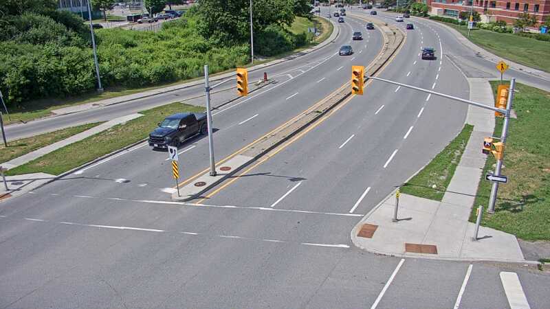 Traffic camera image at 2025-06-30 18:20:21