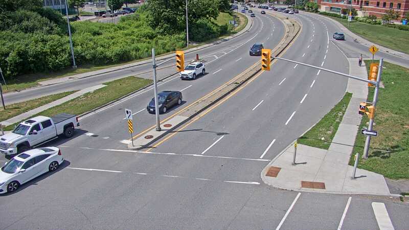 Traffic camera image at 2025-06-30 18:25:23