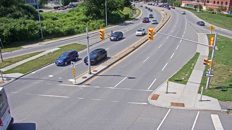 Traffic camera image at 2025-06-30 19:05:20