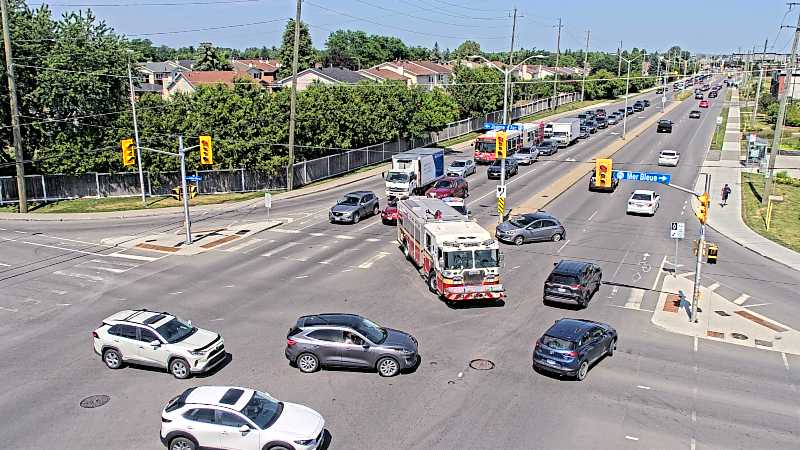 Traffic camera image at 2025-06-30 19:05:21