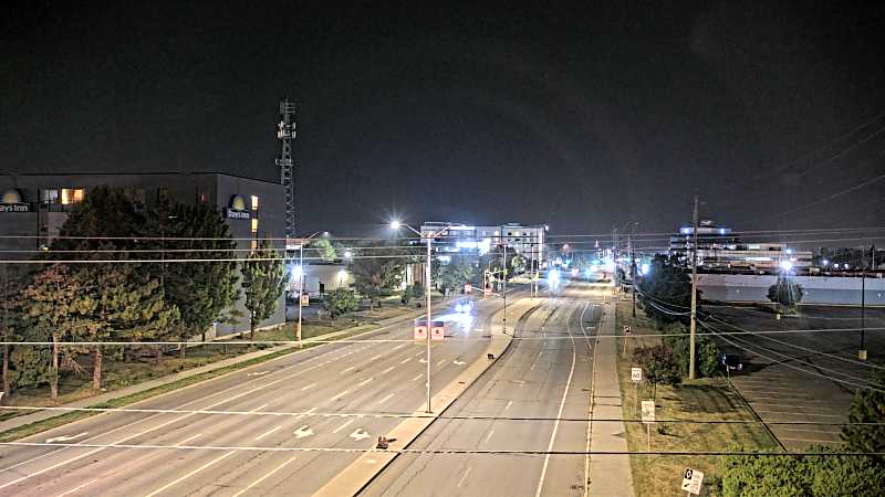 Traffic camera image at 2025-08-04 02:10:22