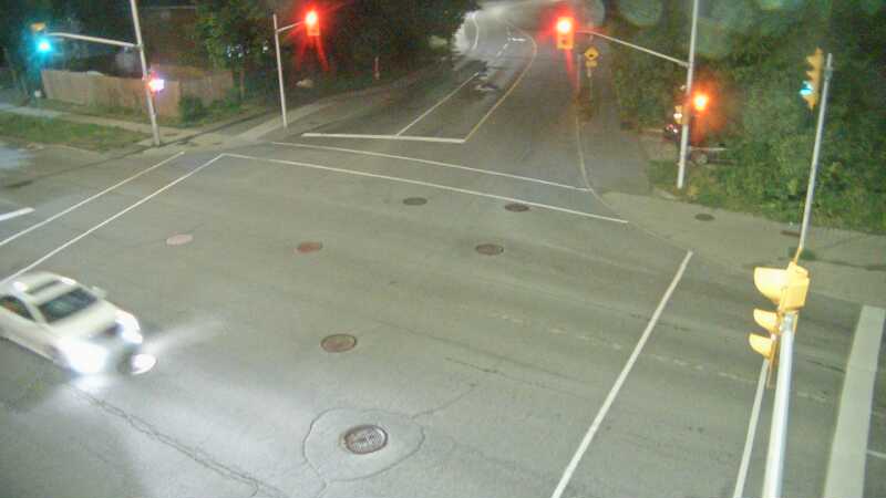 Traffic camera image at 2025-08-25 04:00:21