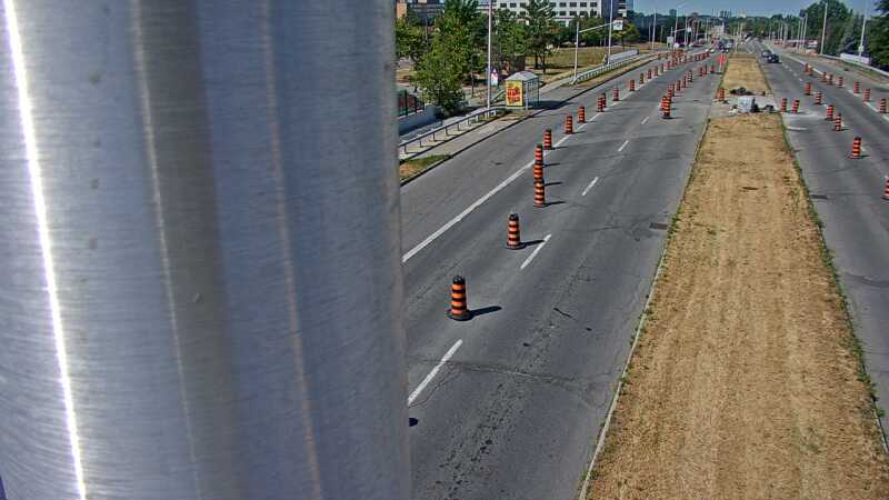 Traffic camera image at 2025-08-24 14:35:23