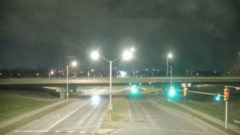 Traffic camera image at 2025-04-25 08:10:26