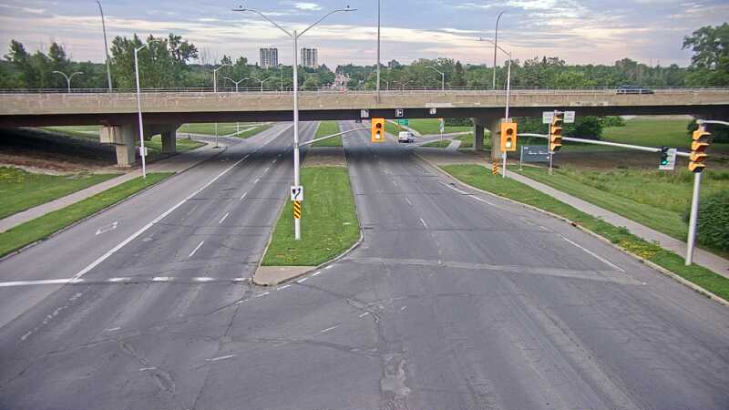 Traffic camera image at 2025-07-01 00:10:21