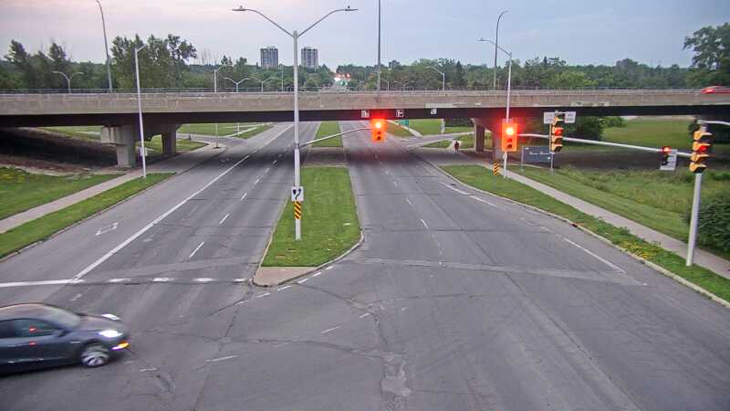 Traffic camera image at 2025-07-01 01:00:44