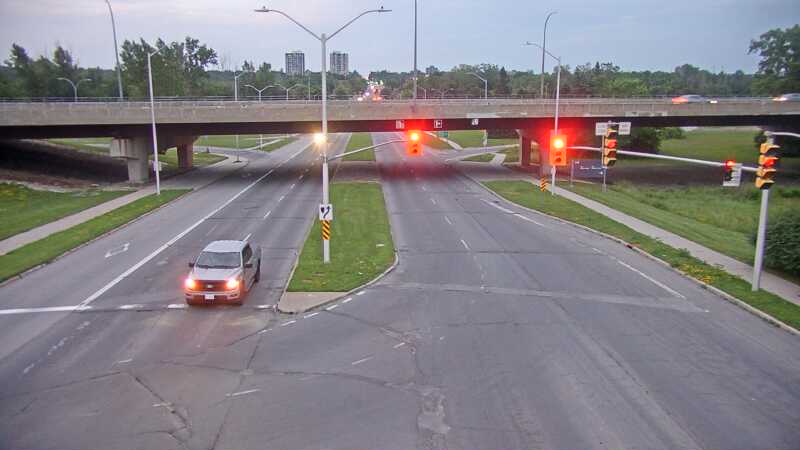 Traffic camera image at 2025-07-01 01:05:32