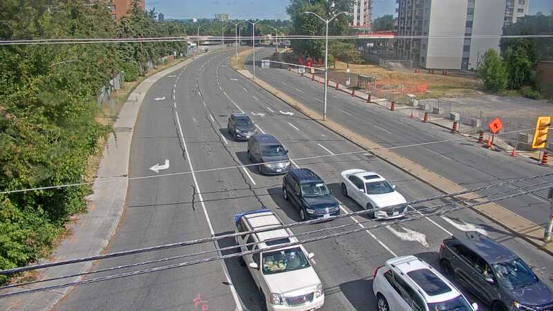 Traffic camera image at 2025-08-24 14:35:06