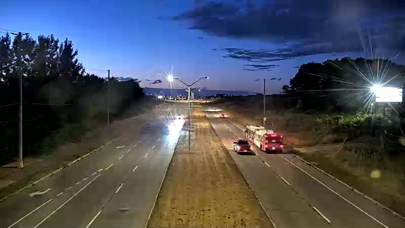 Traffic camera image at 2025-08-25 00:35:20