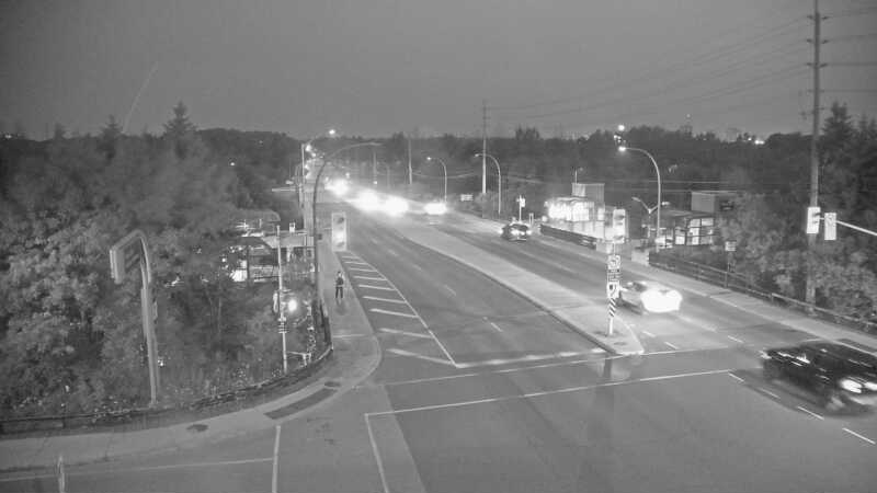 Traffic camera image at 2025-08-04 01:05:18