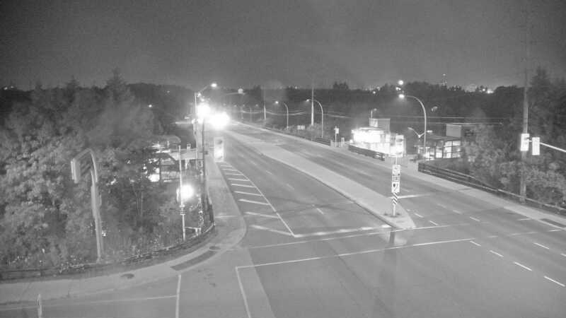 Traffic camera image at 2025-08-04 02:10:23
