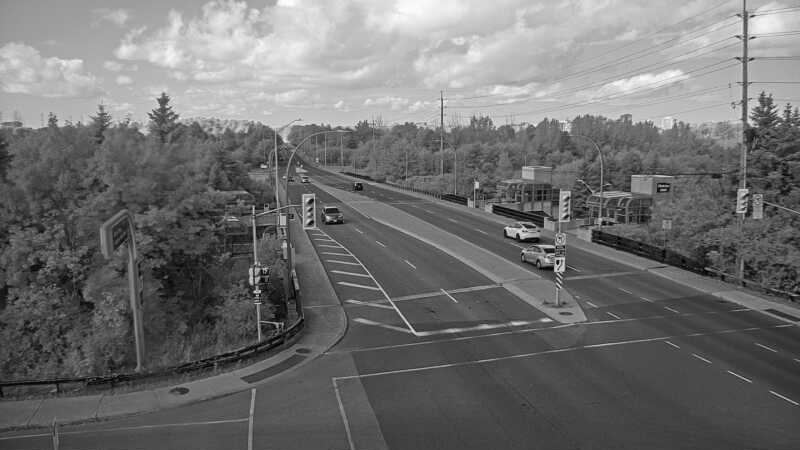 Traffic camera image at 2025-08-24 14:35:24
