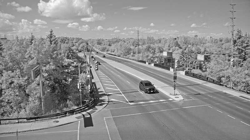 Traffic camera image at 2025-08-24 15:25:26