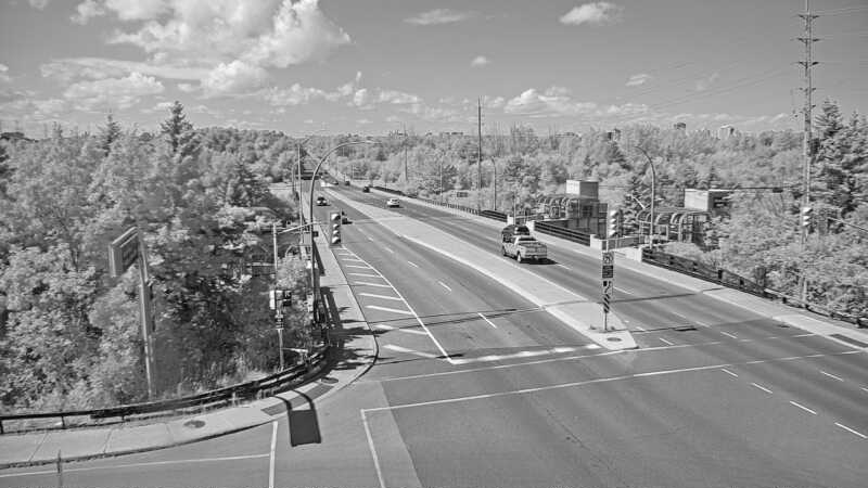 Traffic camera image at 2025-08-24 15:30:26