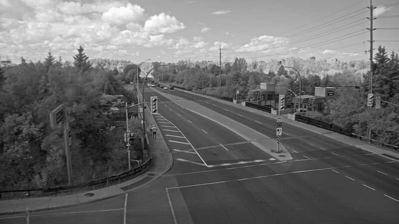 Traffic camera image at 2025-08-24 15:40:24